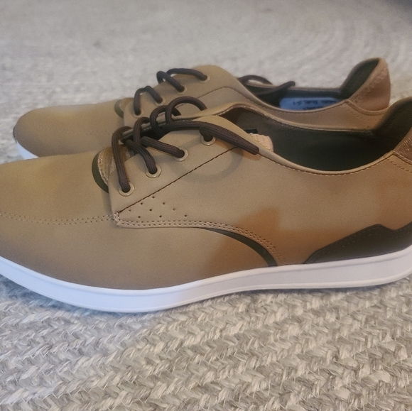 Men's Casual Shoes - Picture 4 of 4